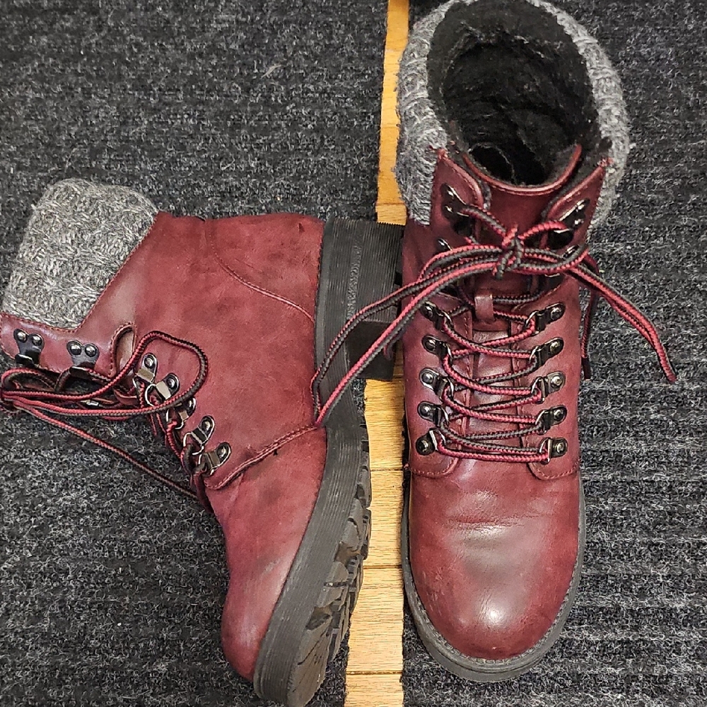 MIA Burgundy Boots 8.5 Womens